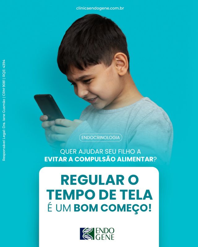 A pesquisa das Universidades de Toronto e Califórnia, publicada no International Journal of Eating Disorders, identificou uma associação preocupante entre o uso excessivo de #telas e a compulsão alimentar em #crianças. Cada hora adicional de tempo em redes sociais aumenta o risco de compulsão em 62%, e o tempo gasto assistindo TV e filmes eleva esse risco em 39%.

Esse efeito ocorre porque, durante o tempo de tela, as crianças tendem a comer de forma desatenta e, muitas vezes, optam por alimentos menos saudáveis. Esse padrão pode comprometer a #saúde a longo prazo e aumentar o risco de transtornos alimentares.

Por isso a dica é: tente estipular um tempo de tela para seu filho(a) e estimule uma #alimentação melhor e mais consciente. Isso pode ajudar os pequenos a terem uma vida mais saudável!
.
.
#clínicaemsalvador #salvador #endocrinologia #cardiologiasalvador #cardiologia #endocrinologiasalvador #infectologista #infectologiasalvador #cidadejardim #clínicogeral #clínicogeralsalvador #clínicamédicaemsalvador #compulsãoalimentaremcriança  #transtornoalimentar